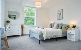 York City Centre Apartment & Coffeehouse